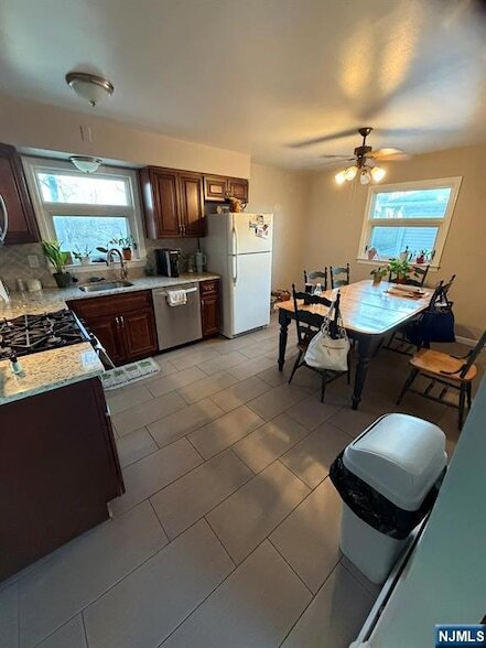 Building Photo - 106 Rochelle Pkwy