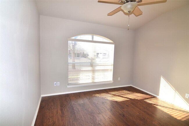 Building Photo - 2626 Pearson Way