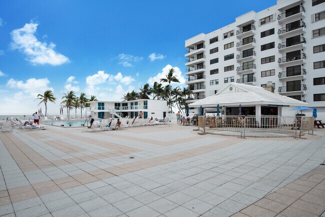 Building Photo - 5445 Collins Ave