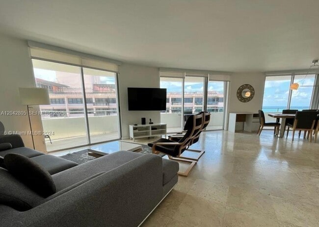 Building Photo - 5161 Collins Ave