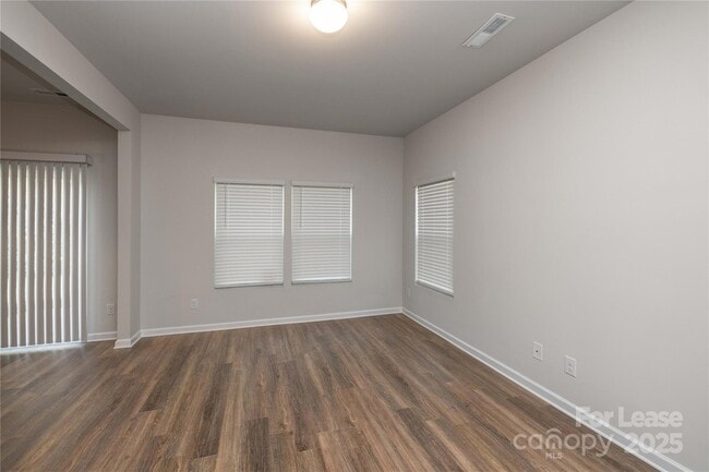 Building Photo - 204 S Bell Ave