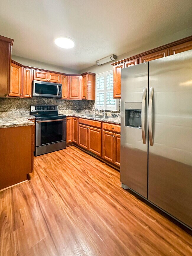 Building Photo - 3-Bedroom Ranch on 1 Acre in Oxford