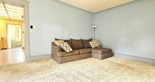 Building Photo - 77 Boyer St