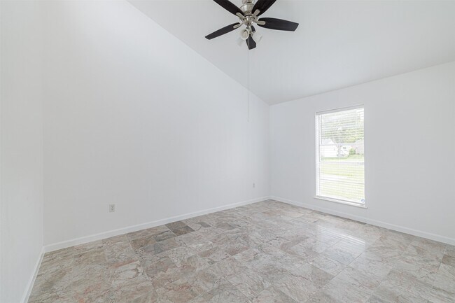 Building Photo - 13911 Locke Ln