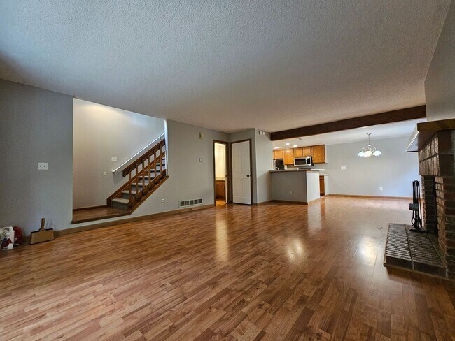 Primary Photo - Aurora Highlands 3 Bed 2 1/2 Bath House w/...