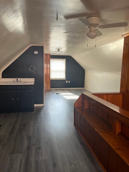 Building Photo - 406 Vince Ave NW