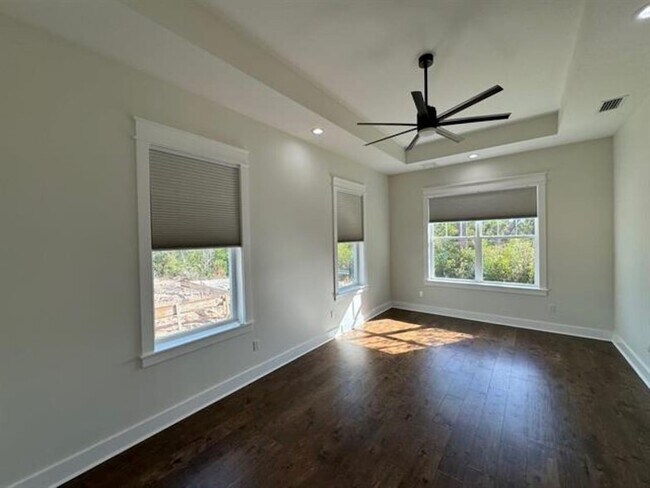 Building Photo - 3541 Sanctuary Dr