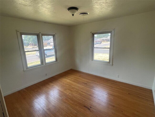 Building Photo - 800 N Caddo St