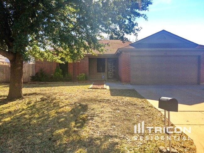 Primary Photo - 708 Leedsfield Ct