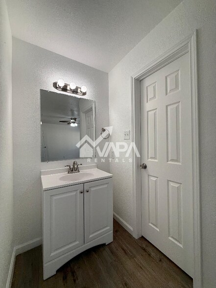 Building Photo - 11411 Big Elk Dr