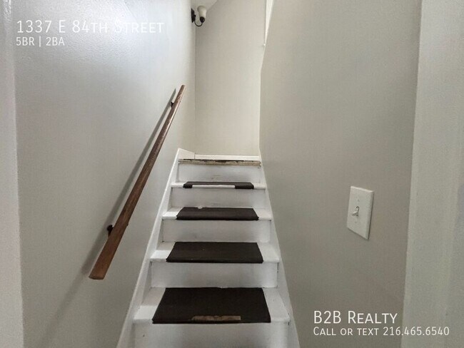 Building Photo - 1337 E 84th St