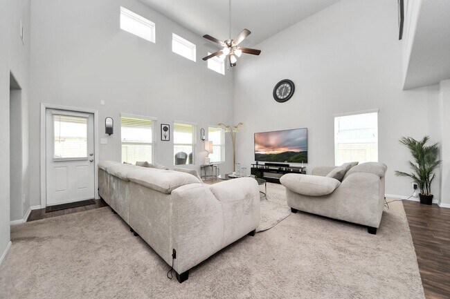Building Photo - 2643 Ridgeback Dr
