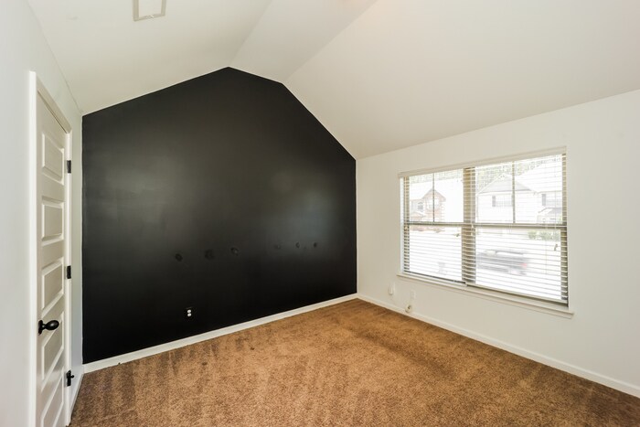 Building Photo - 1107 Sly Fox Run