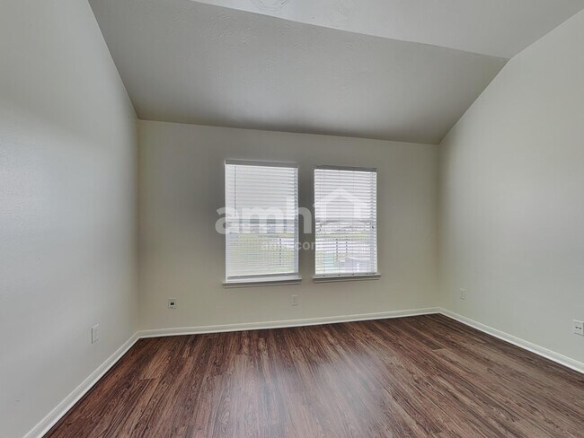 Building Photo - 10926 Windfern Lakes St