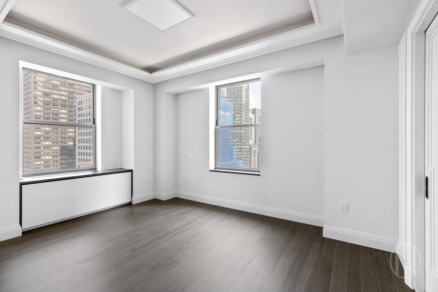 Building Photo - 303 Park Ave