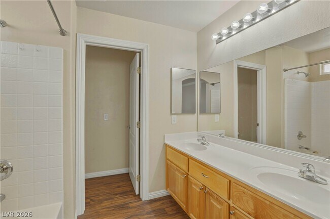 Building Photo - 724 Picasso Picture Ct