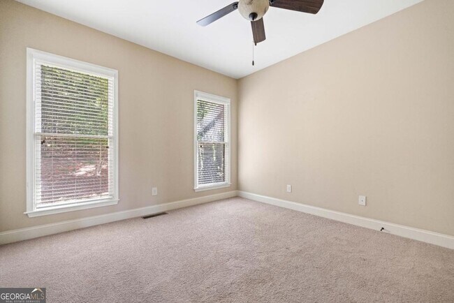 Building Photo - 2180 Hilltop Overlook Way