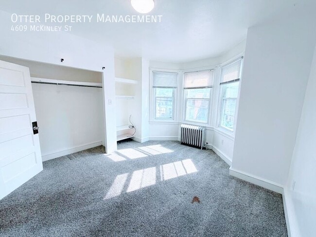 Building Photo - 4609 McKinley St
