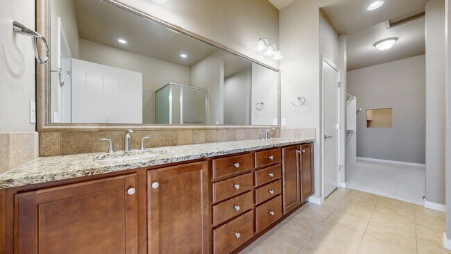 Building Photo - Great Home in Loveland