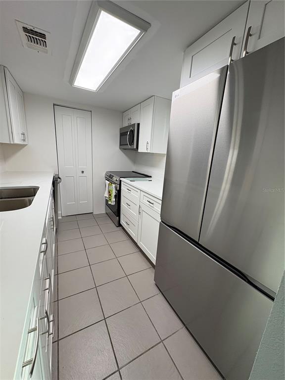 Building Photo - 464 N Paula Dr