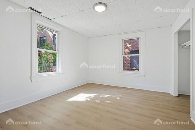 Building Photo - 17 Wachusett St