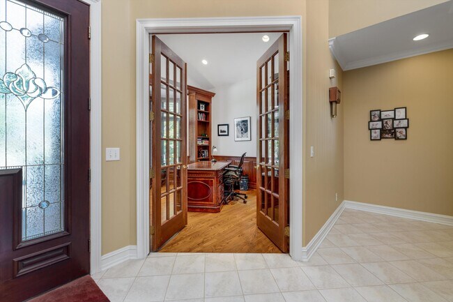 Building Photo - 7040 Royal Villa Ct