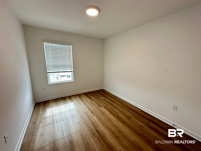 Building Photo - 4450 Lost Bay Dr