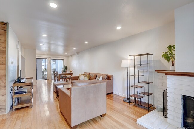 Building Photo - 4084 Crystal Dawn Ln