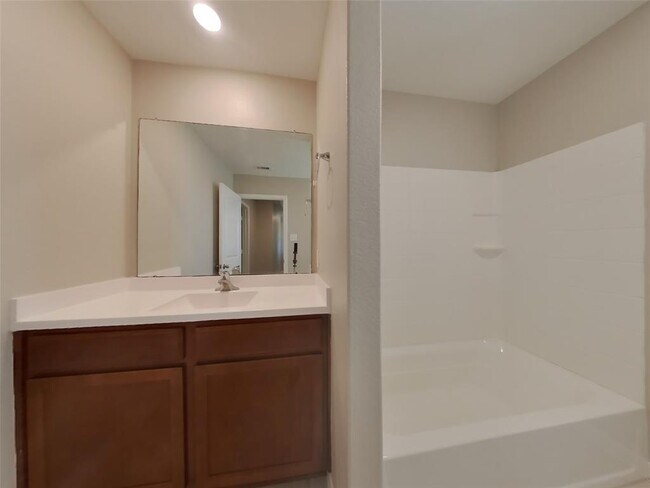 Building Photo - 504 Red Dusk Paint Dr