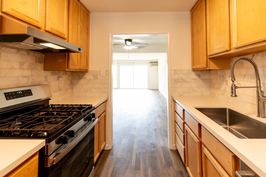 Building Photo - 409 Portofino Dr