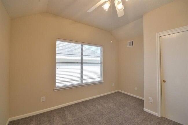 Building Photo - 17210 Mitchell Pass Ln