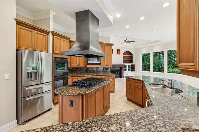 Building Photo - 2503 Regency Lake Dr
