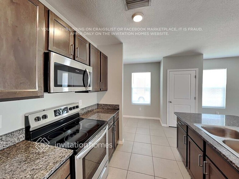 Building Photo - 5900 Briar Rose Wy