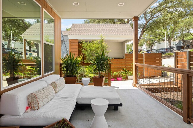 Building Photo - 3109 Aldwyche Dr