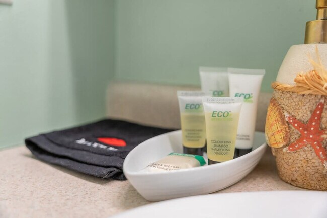 Building Photo - 24 Ashworth Ave