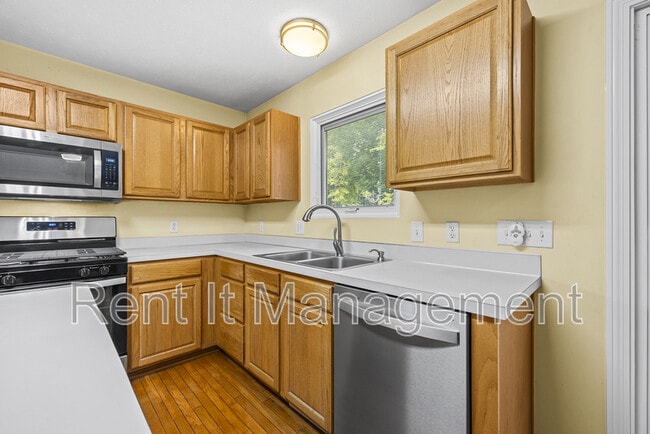 Building Photo - 5820 S 157th St