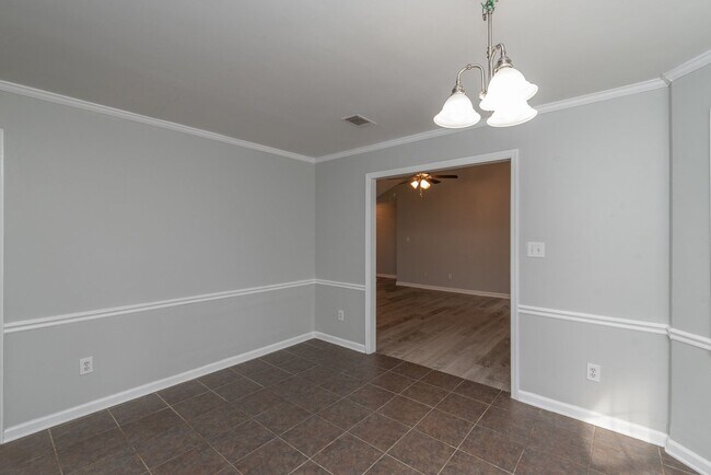 Building Photo - Updated 3 BR/2 BA - 10 Minutes From Gate 5 @ Ft. Gordon