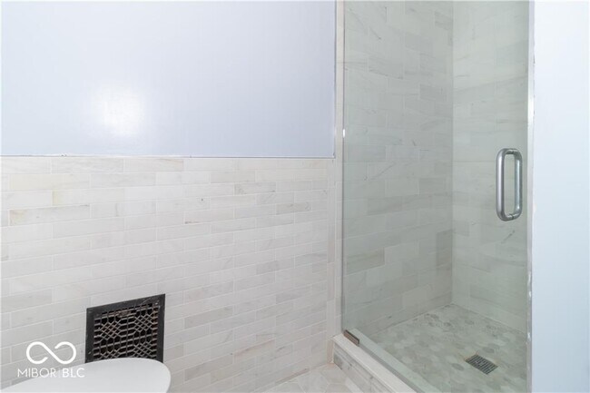 Building Photo - 404 N State St