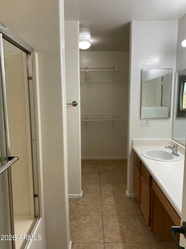 Building Photo - 24035 N Desert Dr