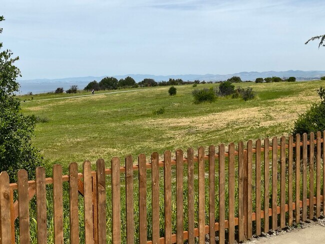 Building Photo - 3BED/2BATH Single Family Home Located in Desirable San Pablo, Ca. With Beautiful Ocean Front View!!