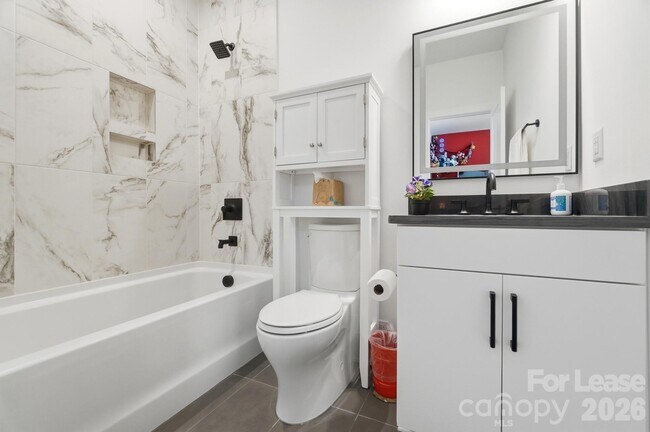 Building Photo - 5225 Glenwalk Dr