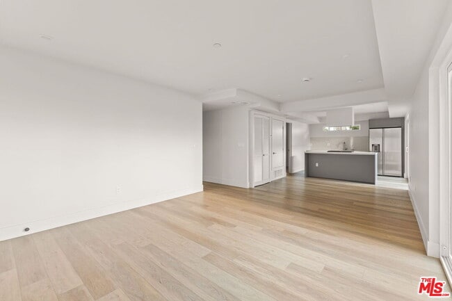 Building Photo - 1752 N Van Ness Ave