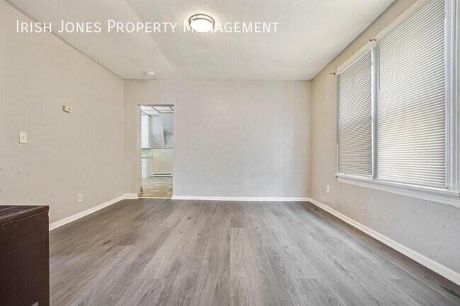 Building Photo - 106 Reiman St