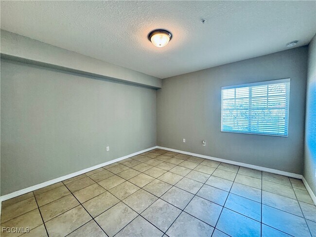 Building Photo - 13180 Bella Casa Cir