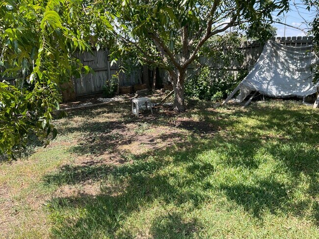 Building Photo - 9626 Bratton Dr