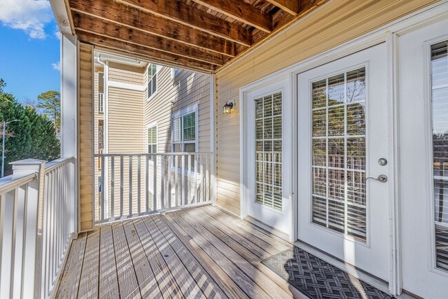 Building Photo - 3 Bedroom Lake View Condo on McFayden Lake with Lakeviews