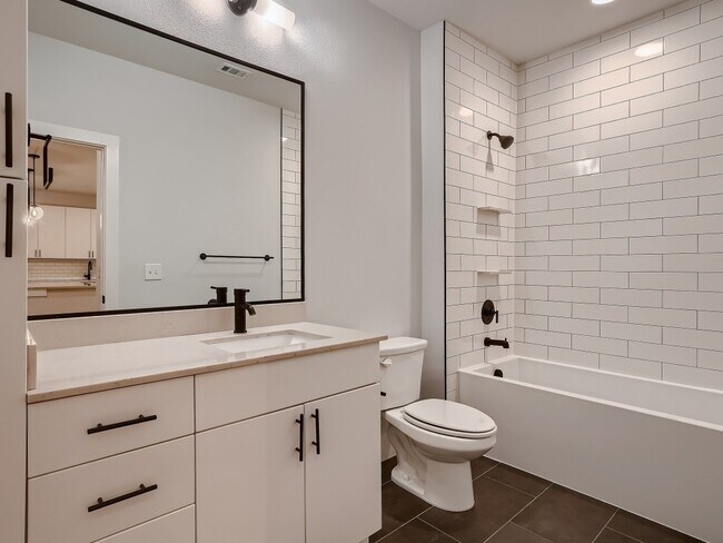 Building Photo - 3101 Govalle Ave