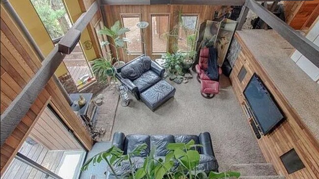 Building Photo - 1000-2221-2225-2229 Timothy Drive