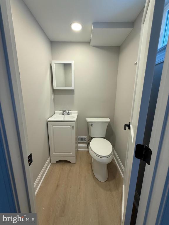 Building Photo - 41 Dorset Dr