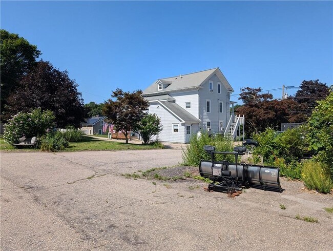 Building Photo - 432 Fairview Ave